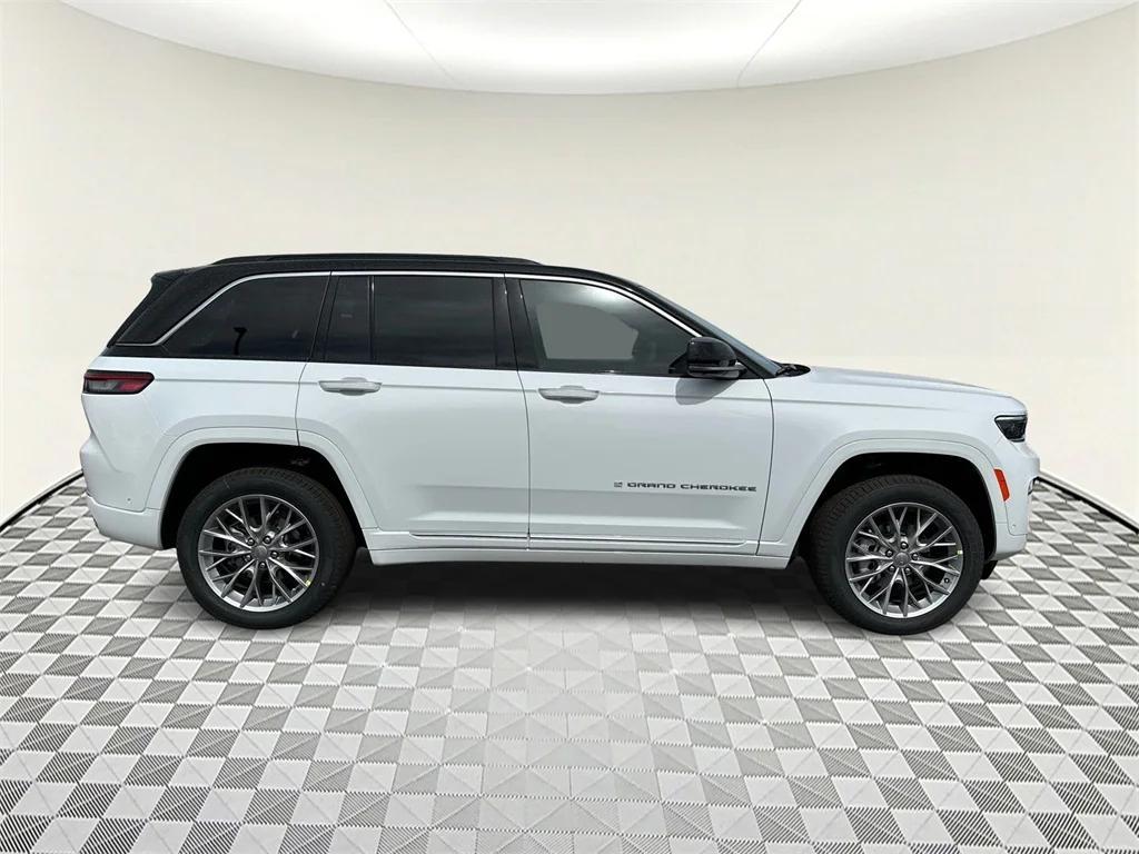 new 2025 Jeep Grand Cherokee car, priced at $67,725