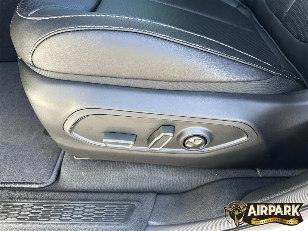 new 2025 Jeep Grand Cherokee L car, priced at $57,960