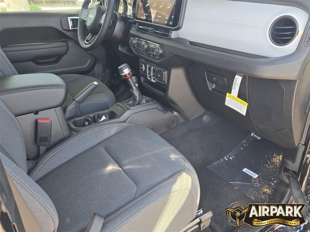 new 2025 Jeep Wrangler car, priced at $45,625