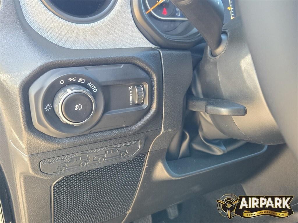 new 2025 Jeep Wrangler car, priced at $45,625