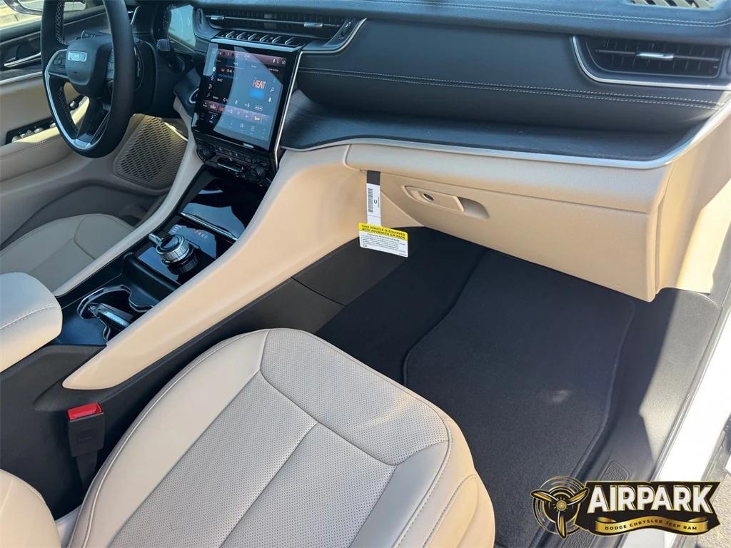 new 2025 Jeep Grand Cherokee car, priced at $56,060