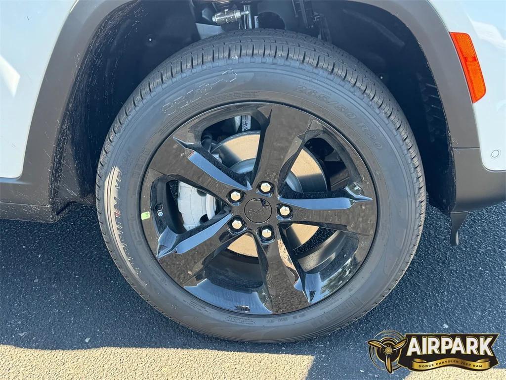 new 2025 Jeep Grand Cherokee car, priced at $56,060
