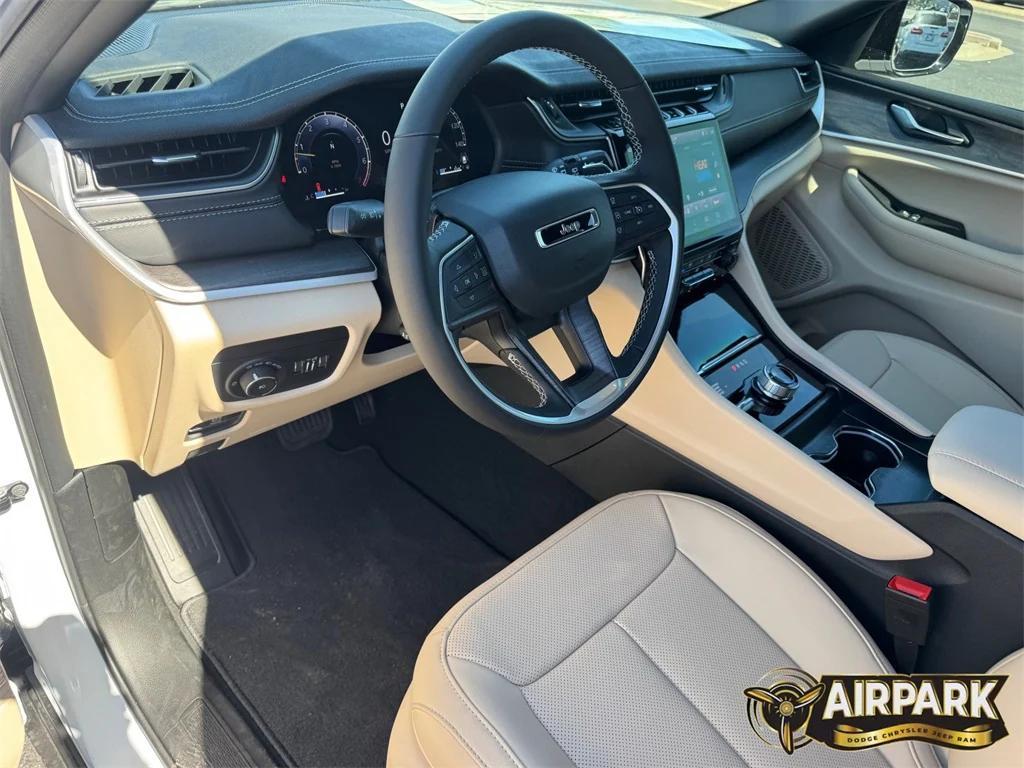 new 2025 Jeep Grand Cherokee car, priced at $56,060