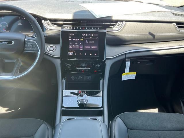 new 2025 Jeep Grand Cherokee car, priced at $49,370