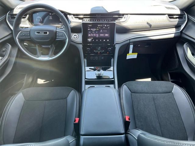 new 2025 Jeep Grand Cherokee car, priced at $49,370