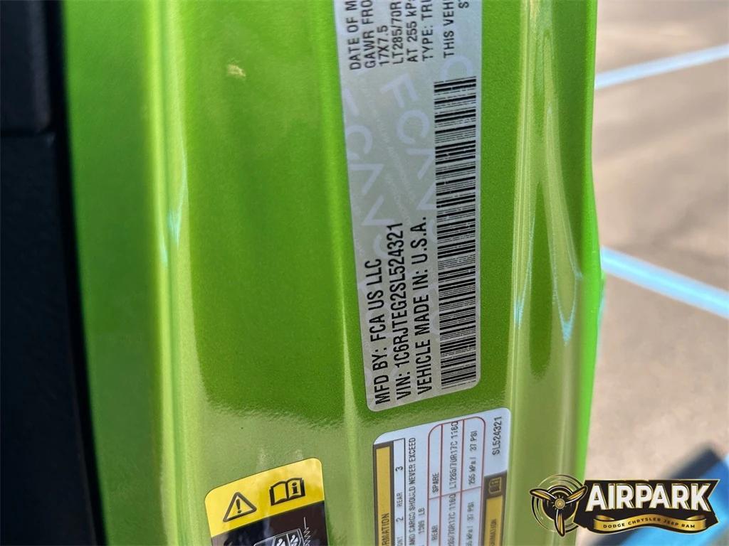 new 2025 Jeep Gladiator car, priced at $61,540