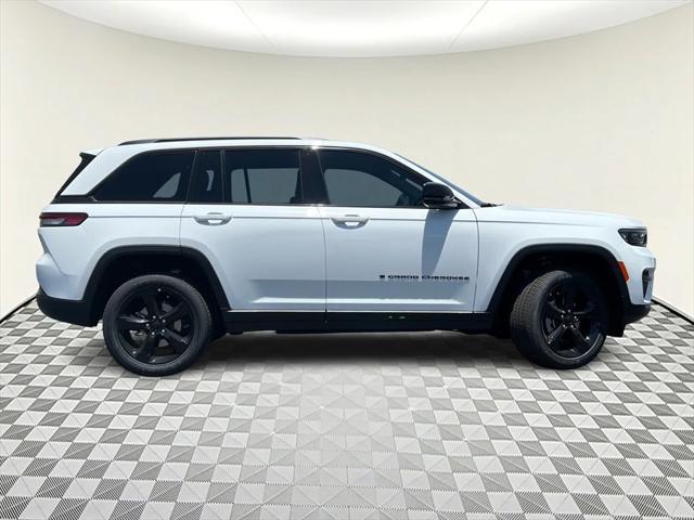 new 2025 Jeep Grand Cherokee car, priced at $48,775