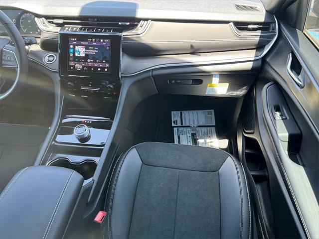 new 2025 Jeep Grand Cherokee car, priced at $48,775
