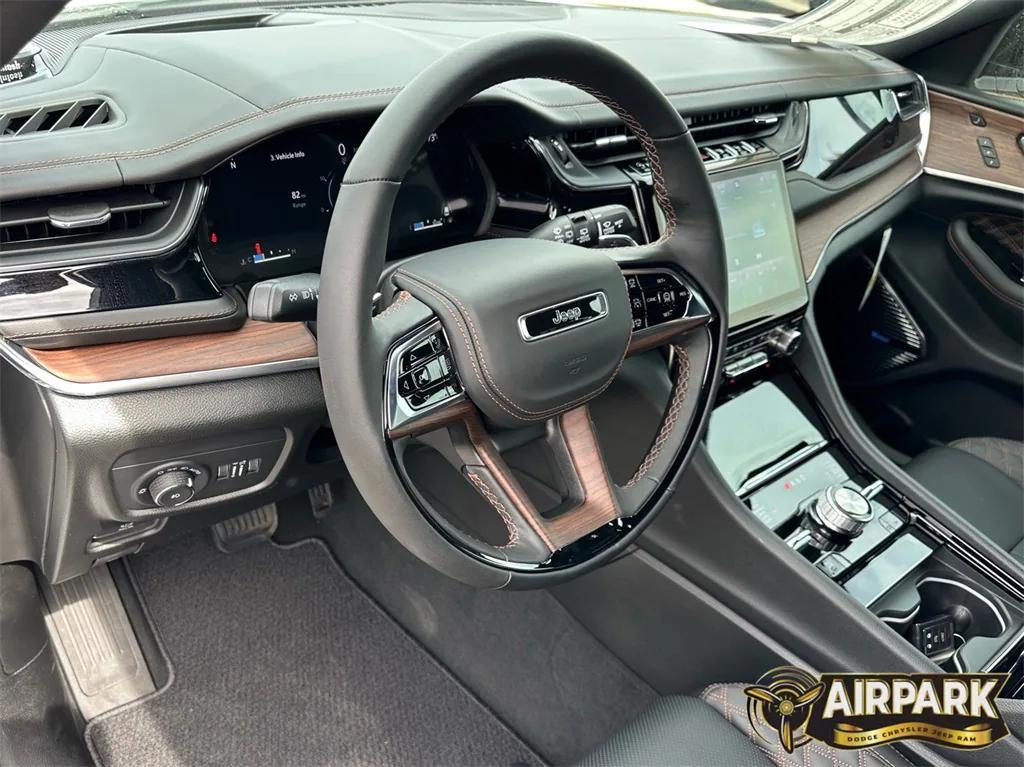new 2025 Jeep Grand Cherokee car, priced at $67,725