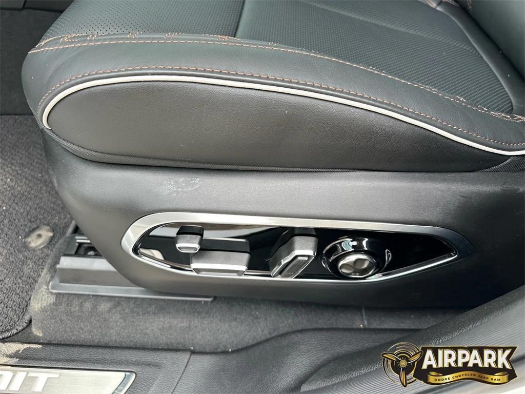 new 2025 Jeep Grand Cherokee car, priced at $67,725