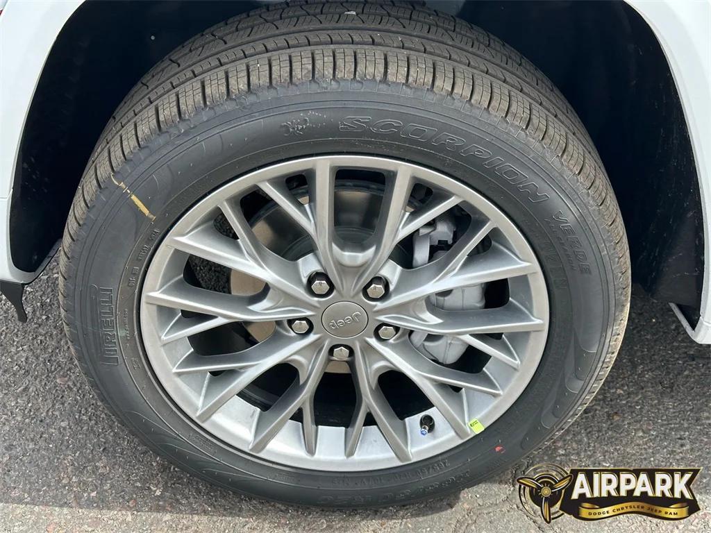 new 2025 Jeep Grand Cherokee car, priced at $67,725