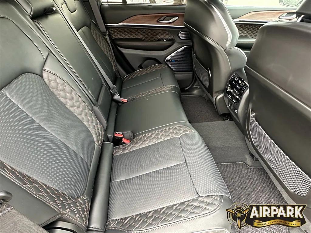 new 2025 Jeep Grand Cherokee car, priced at $67,725