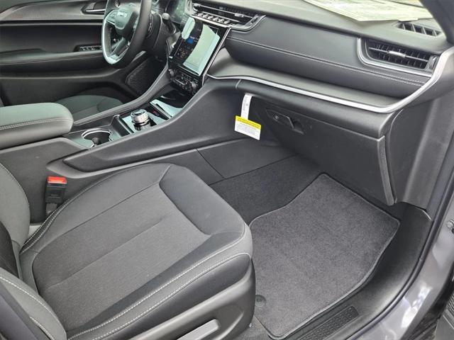 new 2025 Jeep Grand Cherokee car, priced at $41,220