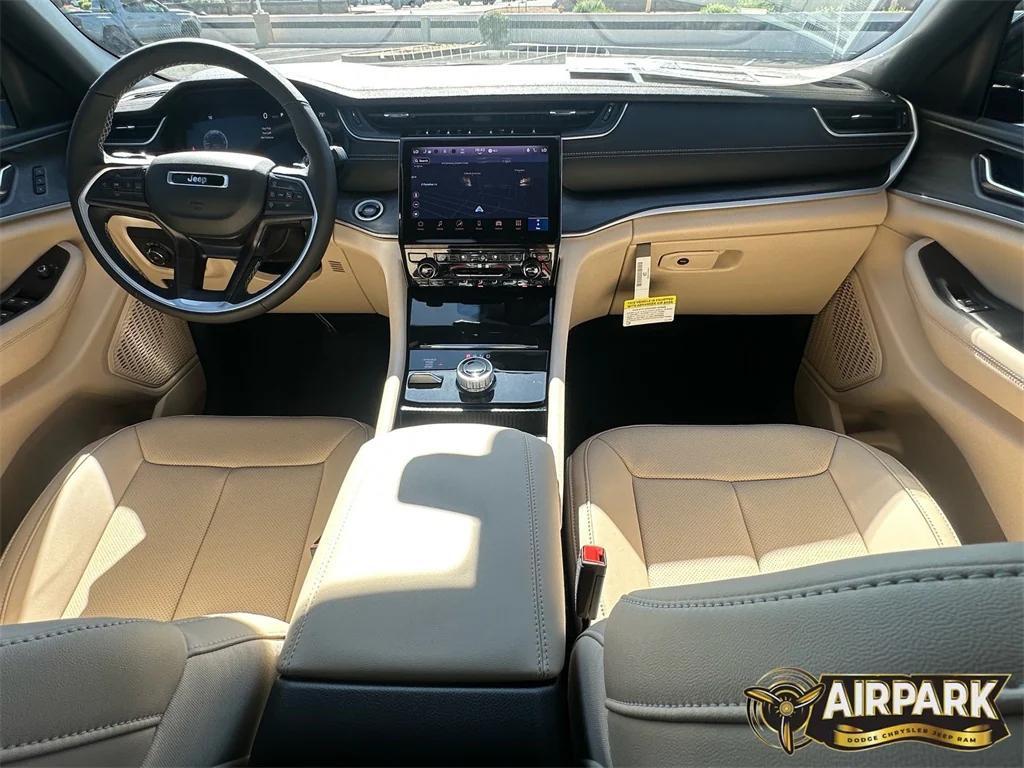 new 2025 Jeep Grand Cherokee car, priced at $56,655