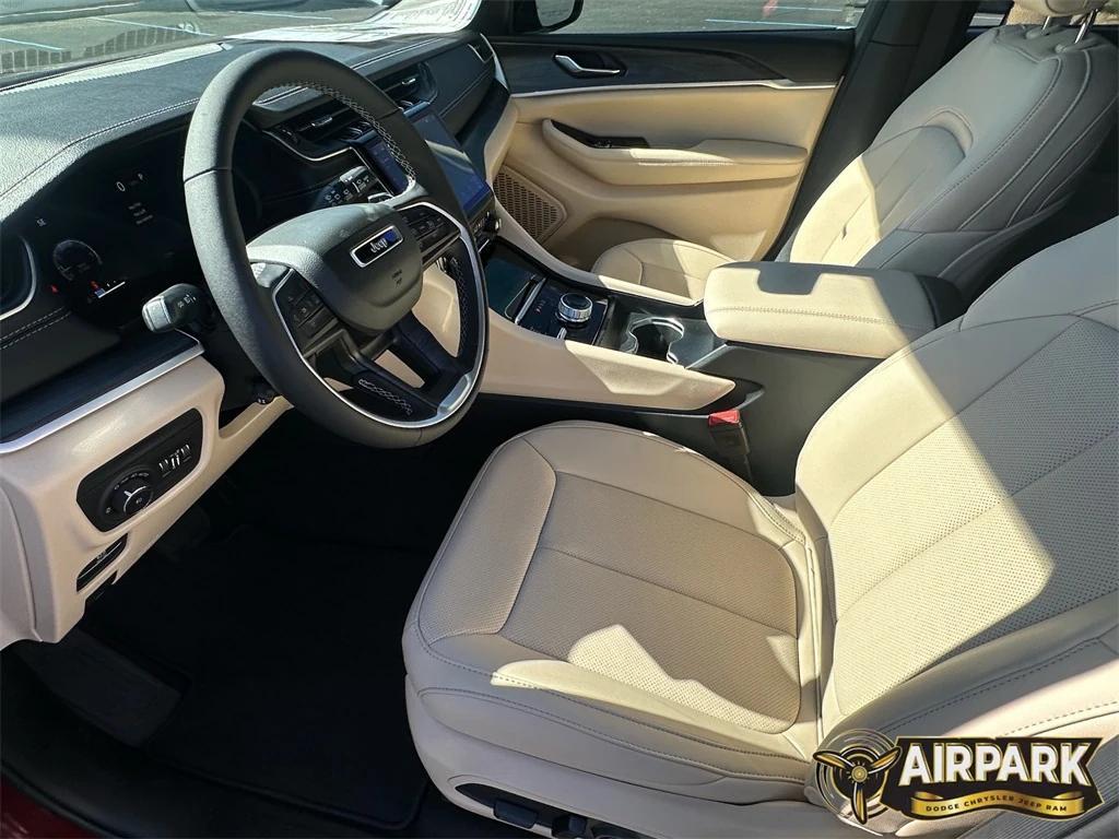 new 2025 Jeep Grand Cherokee car, priced at $56,655