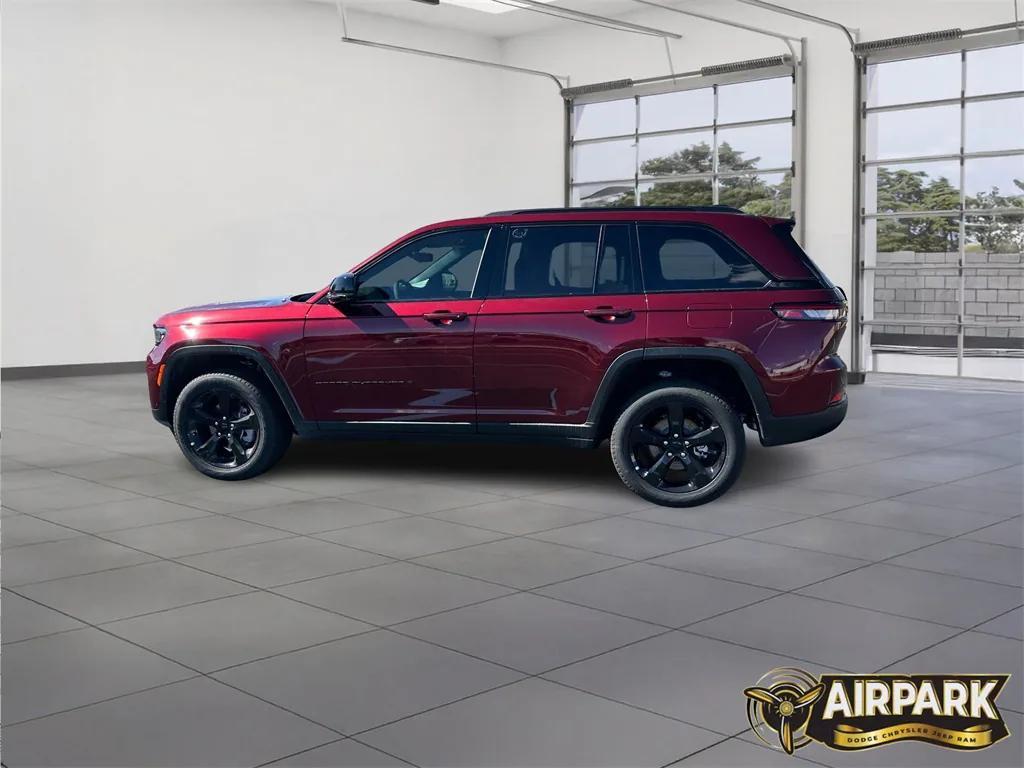 new 2025 Jeep Grand Cherokee car, priced at $56,655