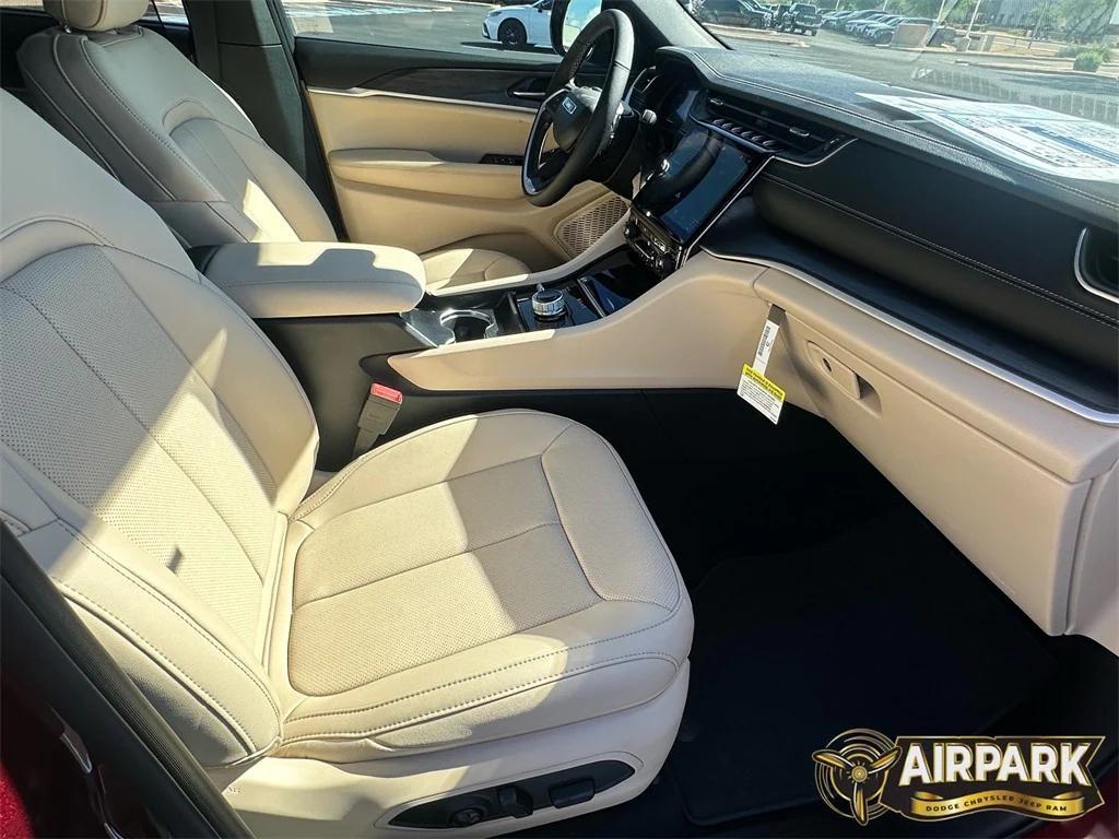 new 2025 Jeep Grand Cherokee car, priced at $56,655