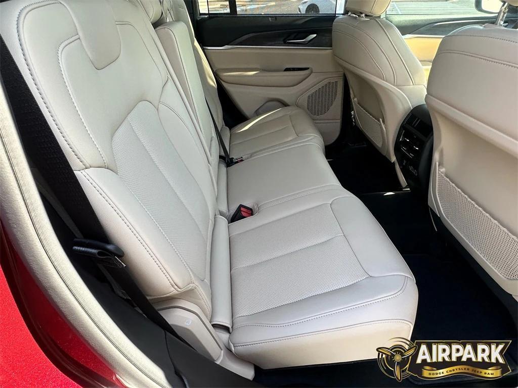 new 2025 Jeep Grand Cherokee car, priced at $56,655