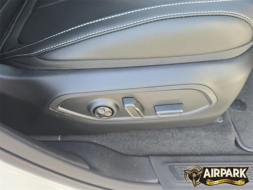 new 2025 Jeep Grand Cherokee car, priced at $58,430