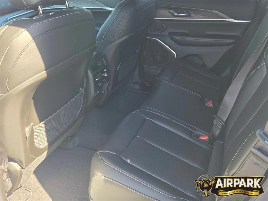 new 2025 Jeep Grand Cherokee car, priced at $58,430