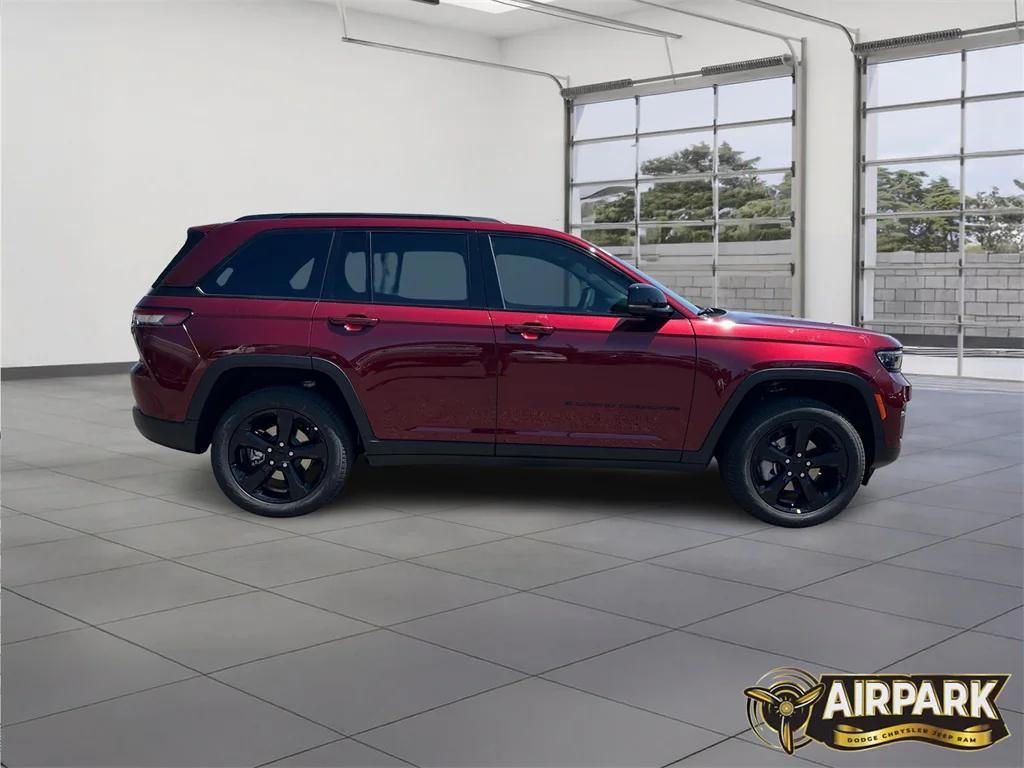 new 2025 Jeep Grand Cherokee car, priced at $58,430