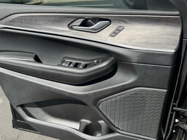new 2025 Jeep Grand Cherokee L car, priced at $58,755