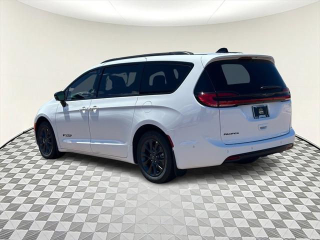 new 2025 Chrysler Pacifica car, priced at $47,825
