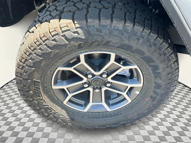 new 2025 Jeep Gladiator car, priced at $61,020