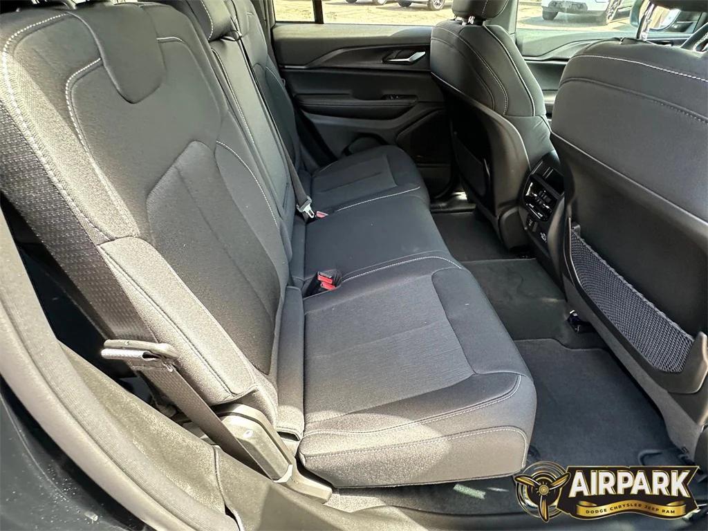 new 2025 Jeep Grand Cherokee car, priced at $45,165