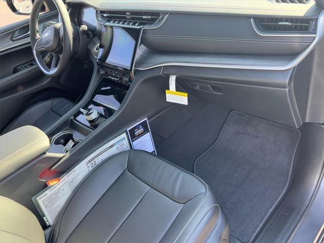 new 2025 Jeep Grand Cherokee car, priced at $56,655