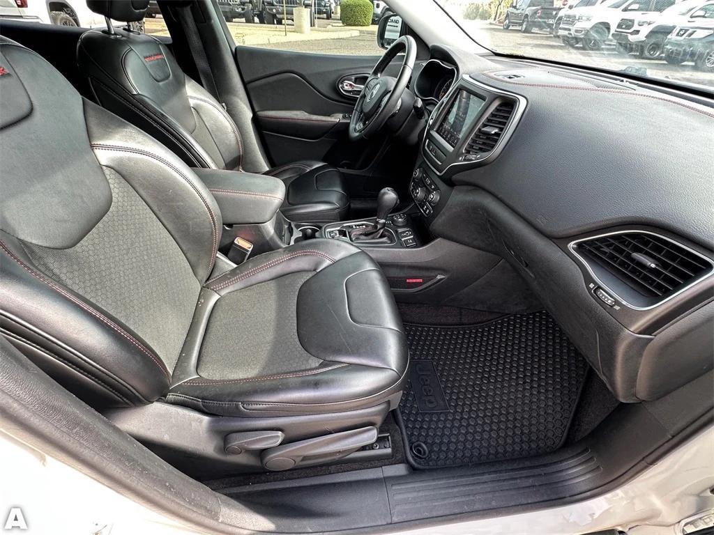 used 2019 Jeep Cherokee car, priced at $22,639