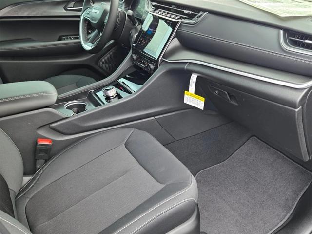 new 2025 Jeep Grand Cherokee car, priced at $41,220