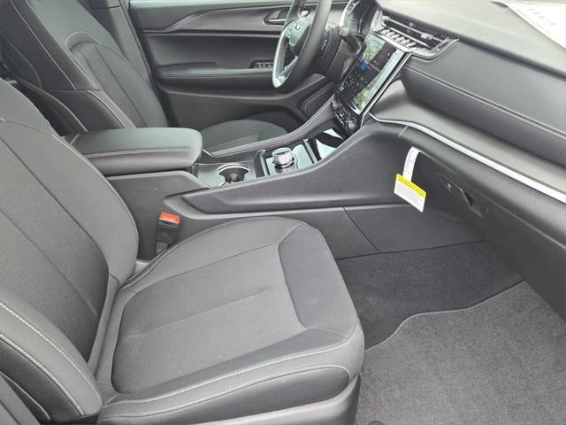 new 2025 Jeep Grand Cherokee car, priced at $41,220
