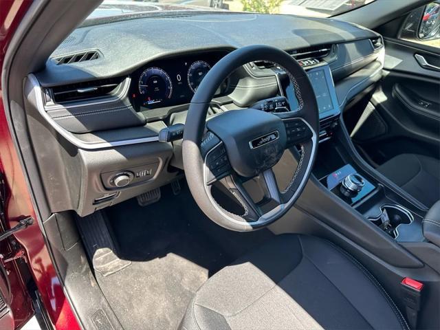 new 2025 Jeep Grand Cherokee car, priced at $41,220