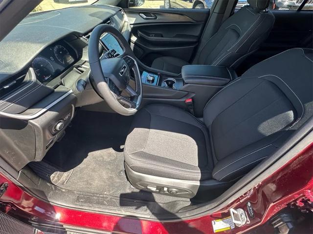 new 2025 Jeep Grand Cherokee car, priced at $41,220
