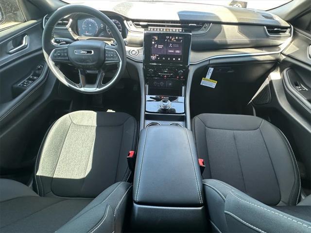 new 2025 Jeep Grand Cherokee car, priced at $41,220