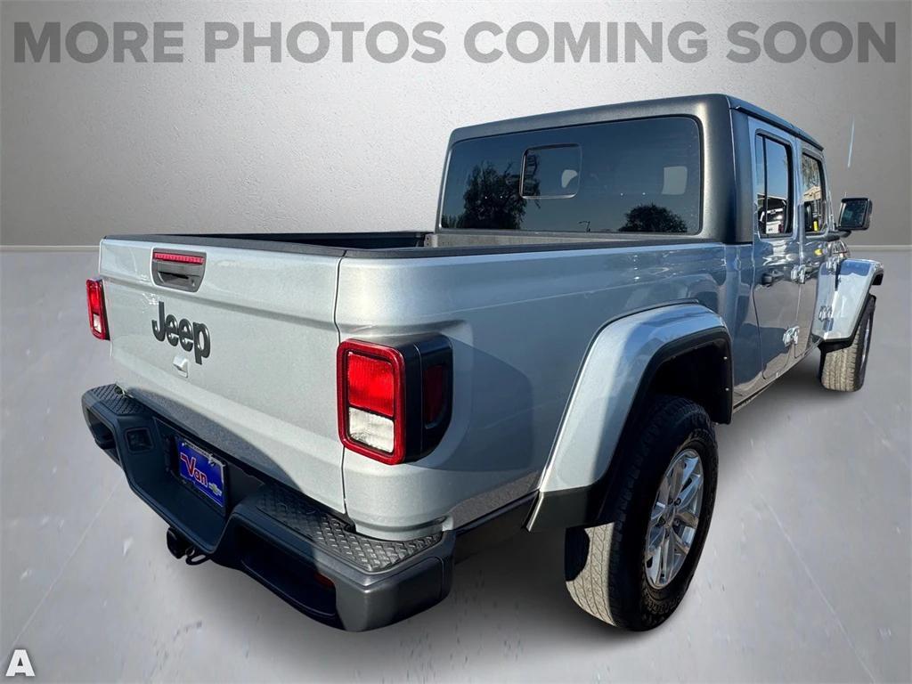 used 2023 Jeep Gladiator car, priced at $29,235
