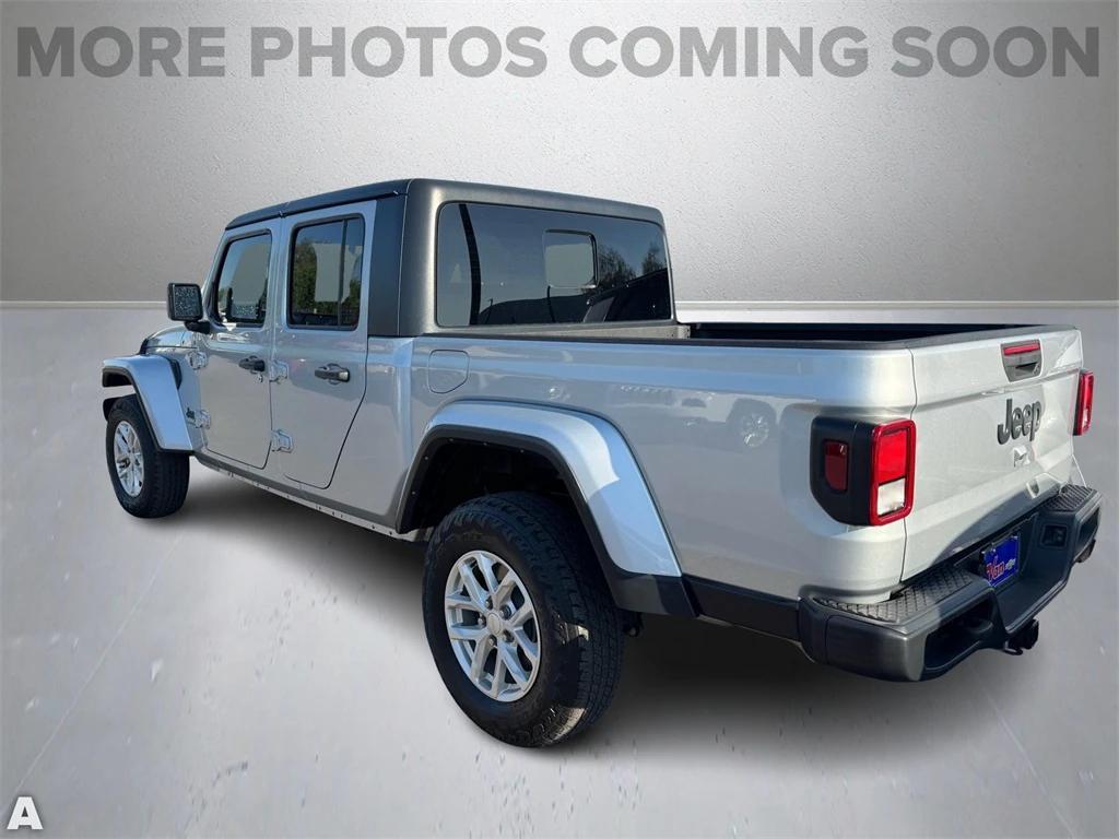 used 2023 Jeep Gladiator car, priced at $29,235