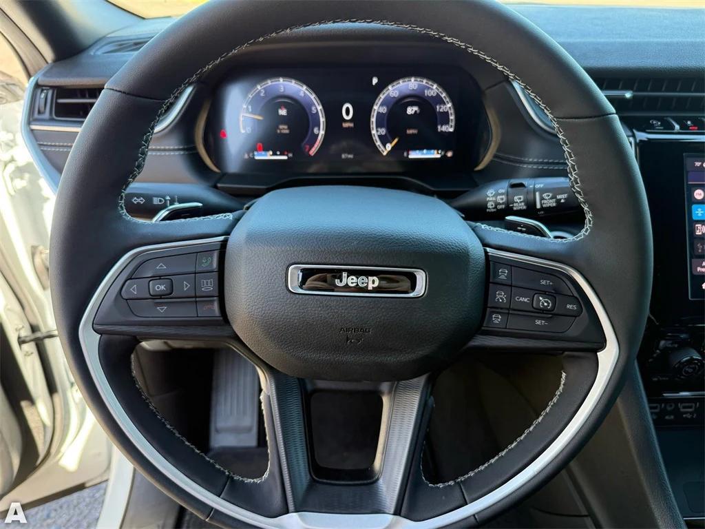 used 2025 Jeep Grand Cherokee car, priced at $37,453