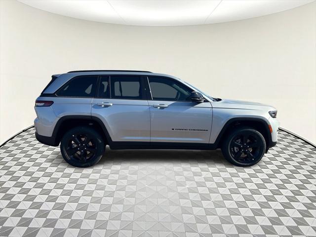 new 2025 Jeep Grand Cherokee car, priced at $49,370