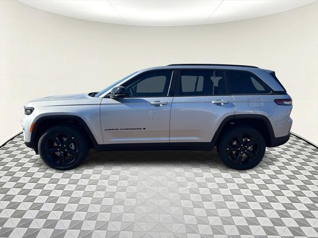 new 2025 Jeep Grand Cherokee car, priced at $49,370