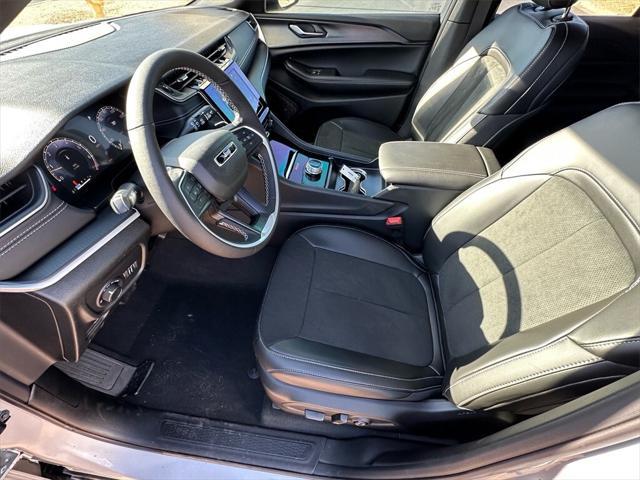 new 2025 Jeep Grand Cherokee car, priced at $49,370