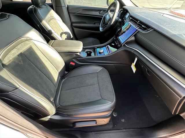 new 2025 Jeep Grand Cherokee car, priced at $49,370