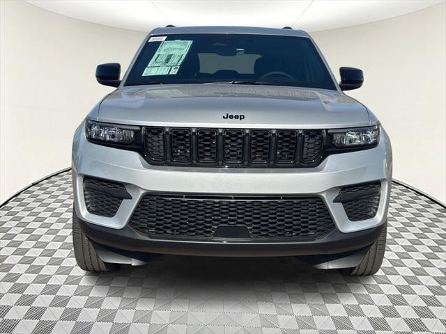 new 2025 Jeep Grand Cherokee car, priced at $49,370