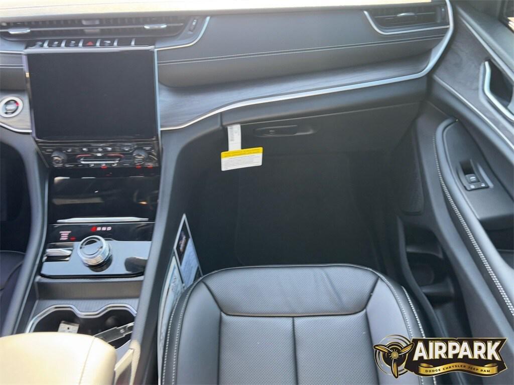 new 2025 Jeep Grand Cherokee car, priced at $56,655