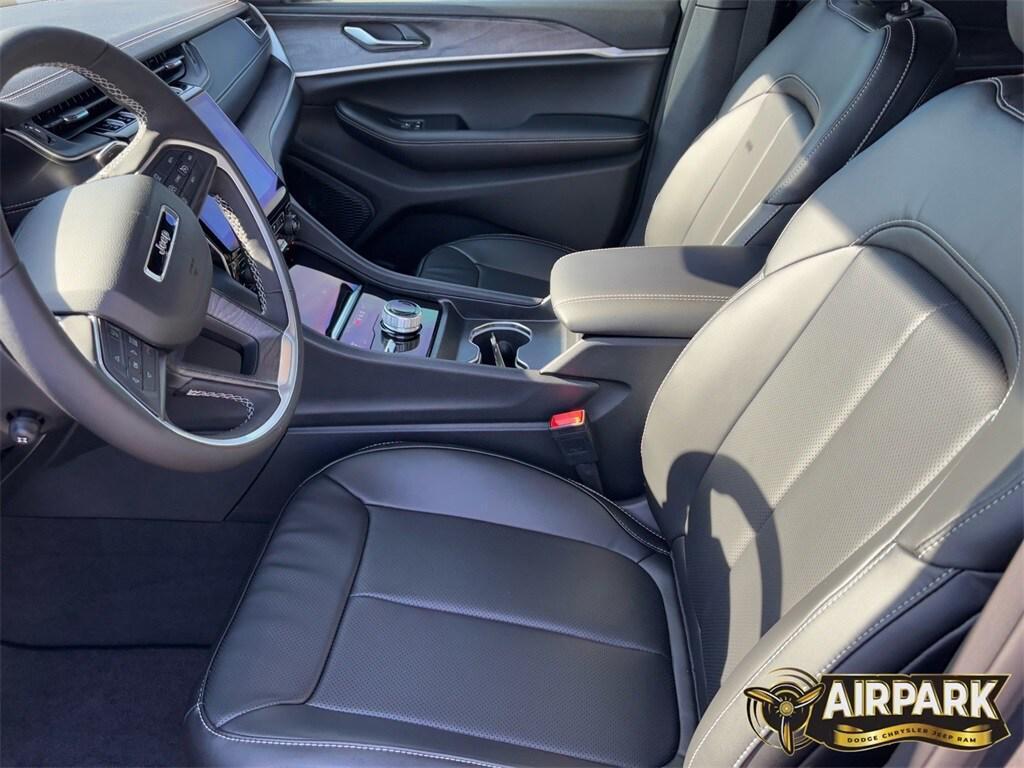 new 2025 Jeep Grand Cherokee car, priced at $56,655