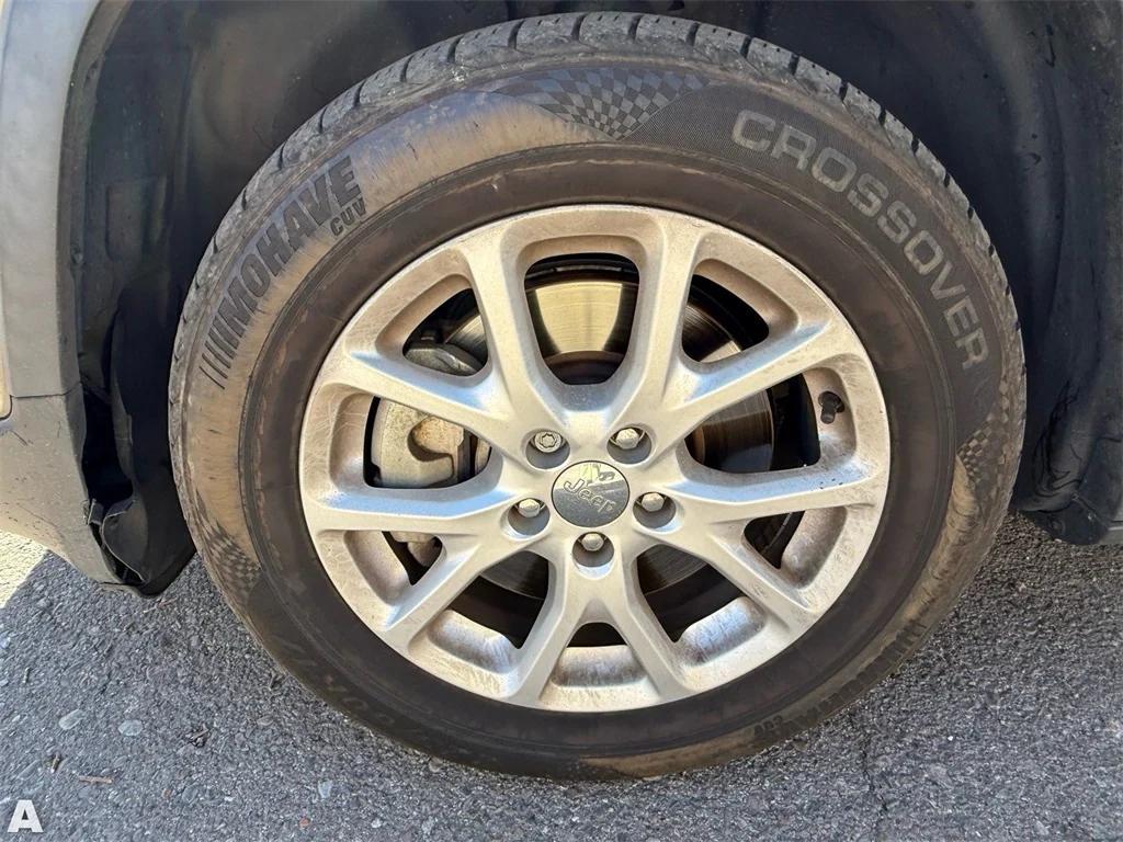 used 2015 Jeep Cherokee car, priced at $7,210