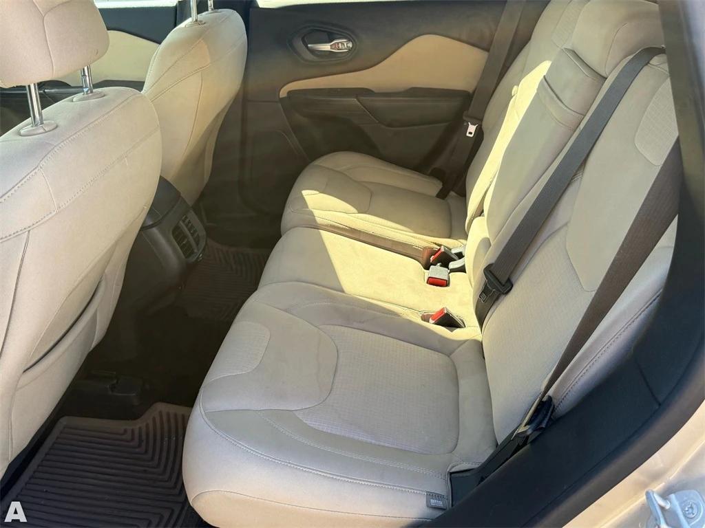 used 2015 Jeep Cherokee car, priced at $7,210