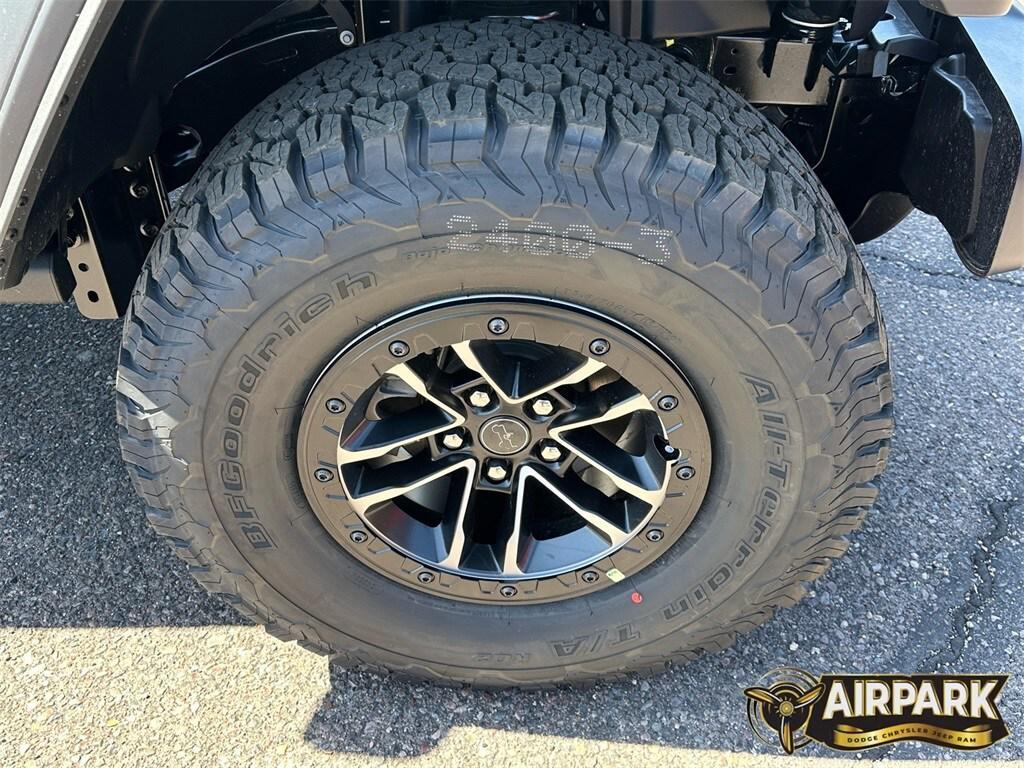 new 2025 Jeep Wrangler car, priced at $57,665