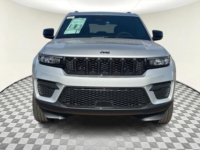 new 2025 Jeep Grand Cherokee car, priced at $49,370